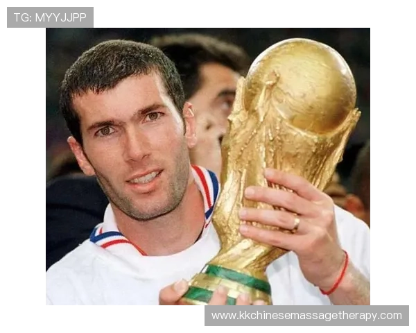 齐达内盘带技术分析：如何在球场上掌控节奏与空间的表现总结