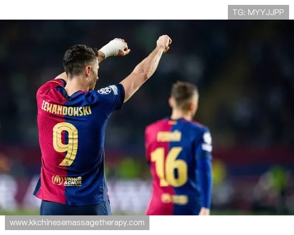 本泽马 vs 莱万:荣誉与关键战表现差距解析 本泽马 vs 莱万:荣誉与关键战表现差距解析