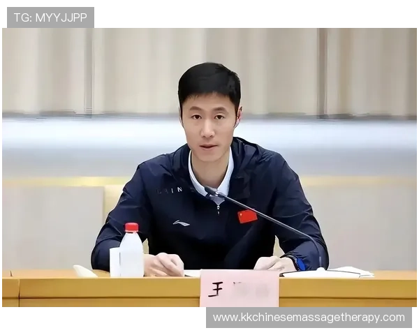 王励勤退役后住上海老小区，邻居说他每天五点拎菜篮子买生煎