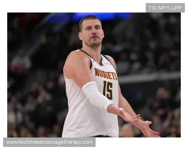 诺维茨基高位挡拆拉开空间，胜于约基奇的无球威胁